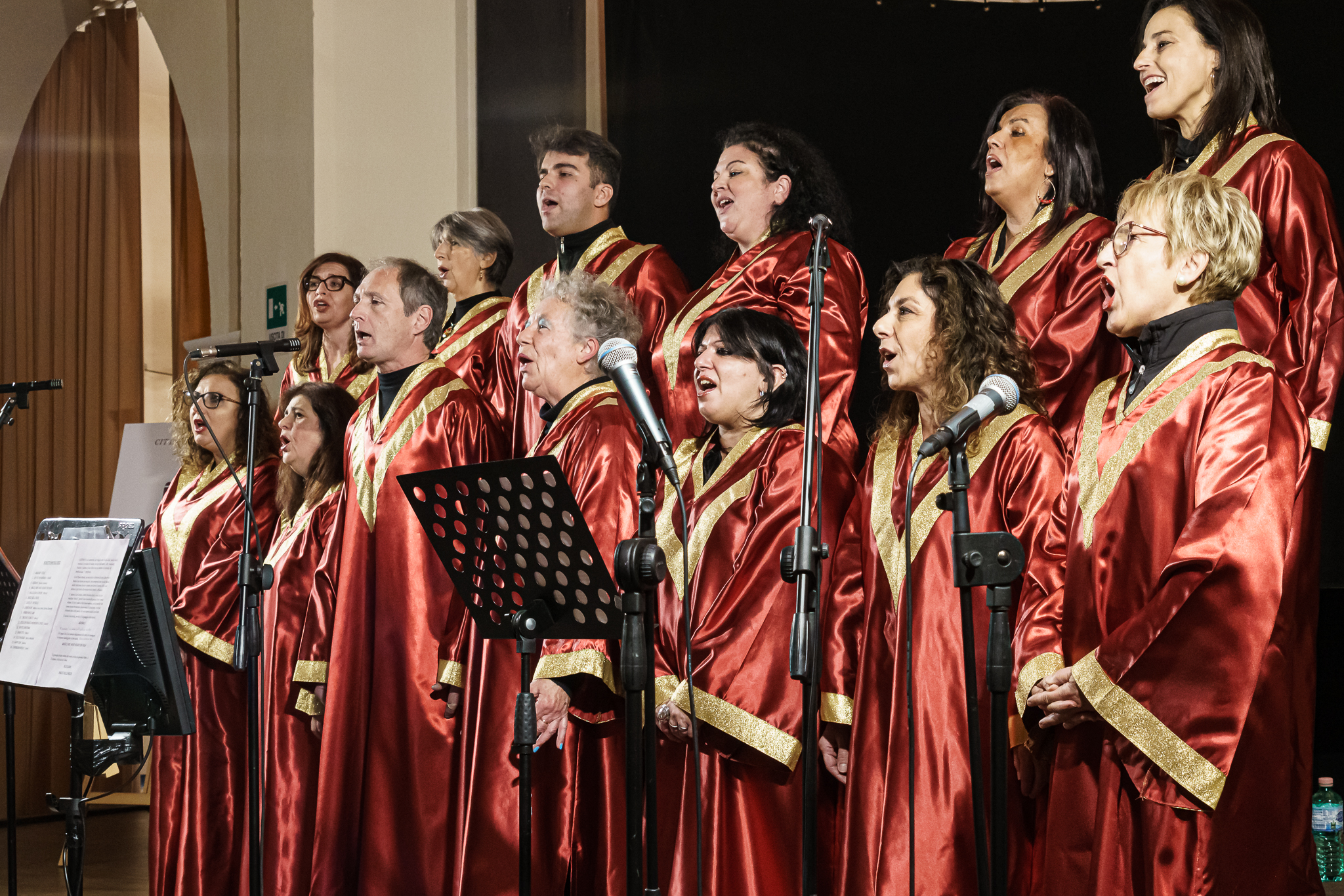 Family band gospel choir in esibizione